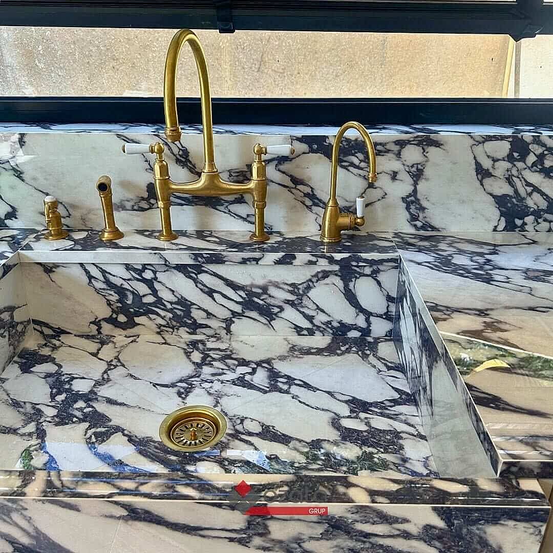 Mutfaklar, evlerimizin ruhunu yansıtan ve ailemizle en özel anları paylaştığımız alanlardır