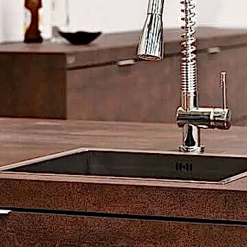 "Neolith Iron Corten ile Şıklık ve Dayanıklılığın Buluşması: Modern Yaşam Alanlarına Eşsiz Bir Dokunuş"