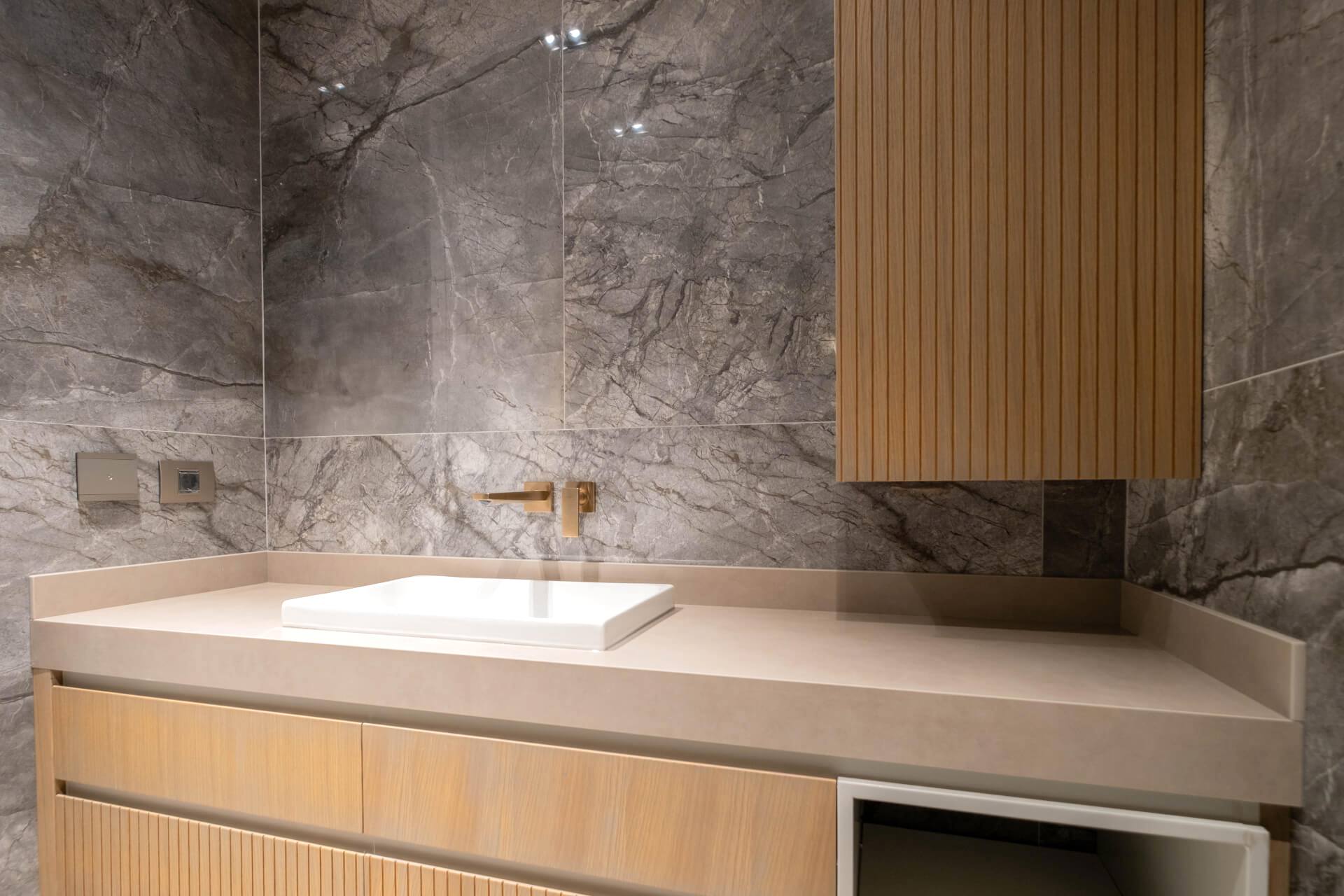 Porselen Banyo Tasarımlarıyla Estetik ve Fonksiyonelliği Bir Araya Getirin