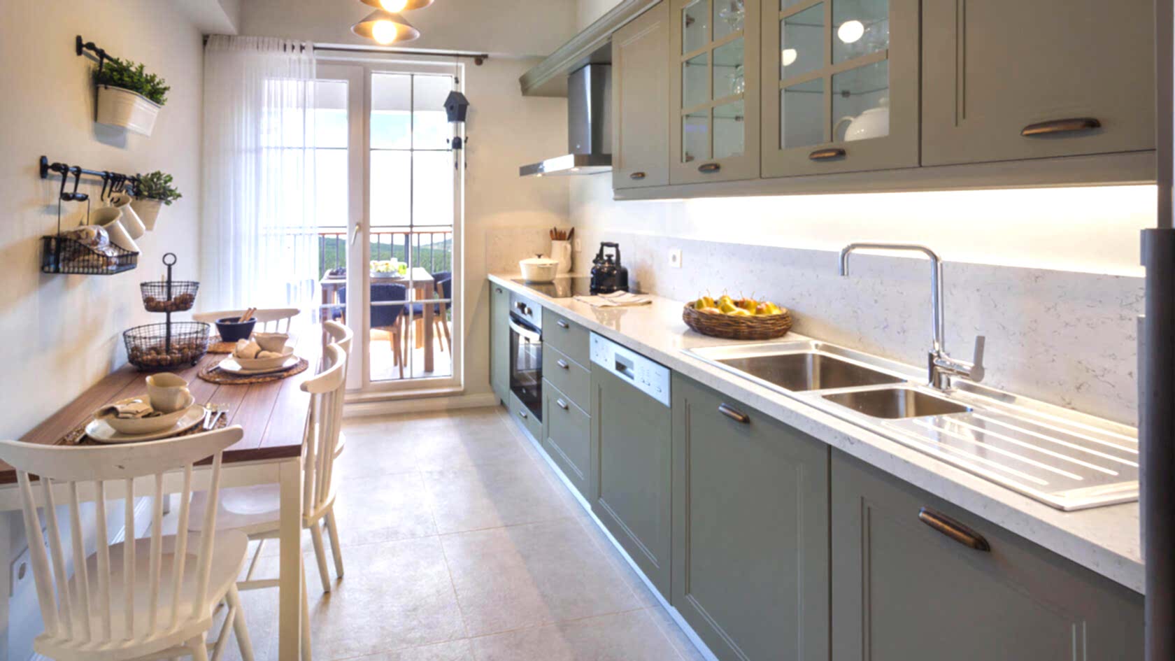 Kashmere White ile Sedef Desenli Ürünlerin Dünyasını Keşfedin