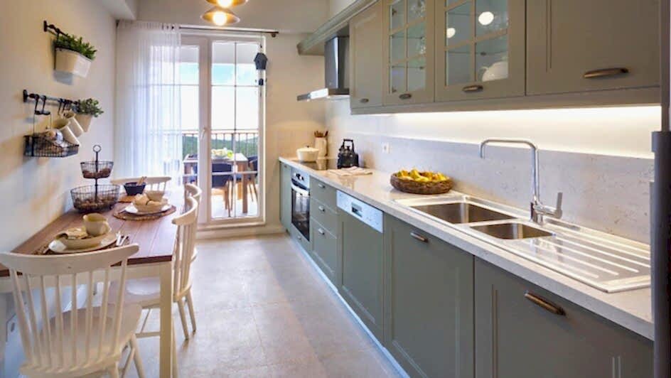 Kashmere White ile Sedef Desenli Ürünlerin Dünyasını Keşfedin